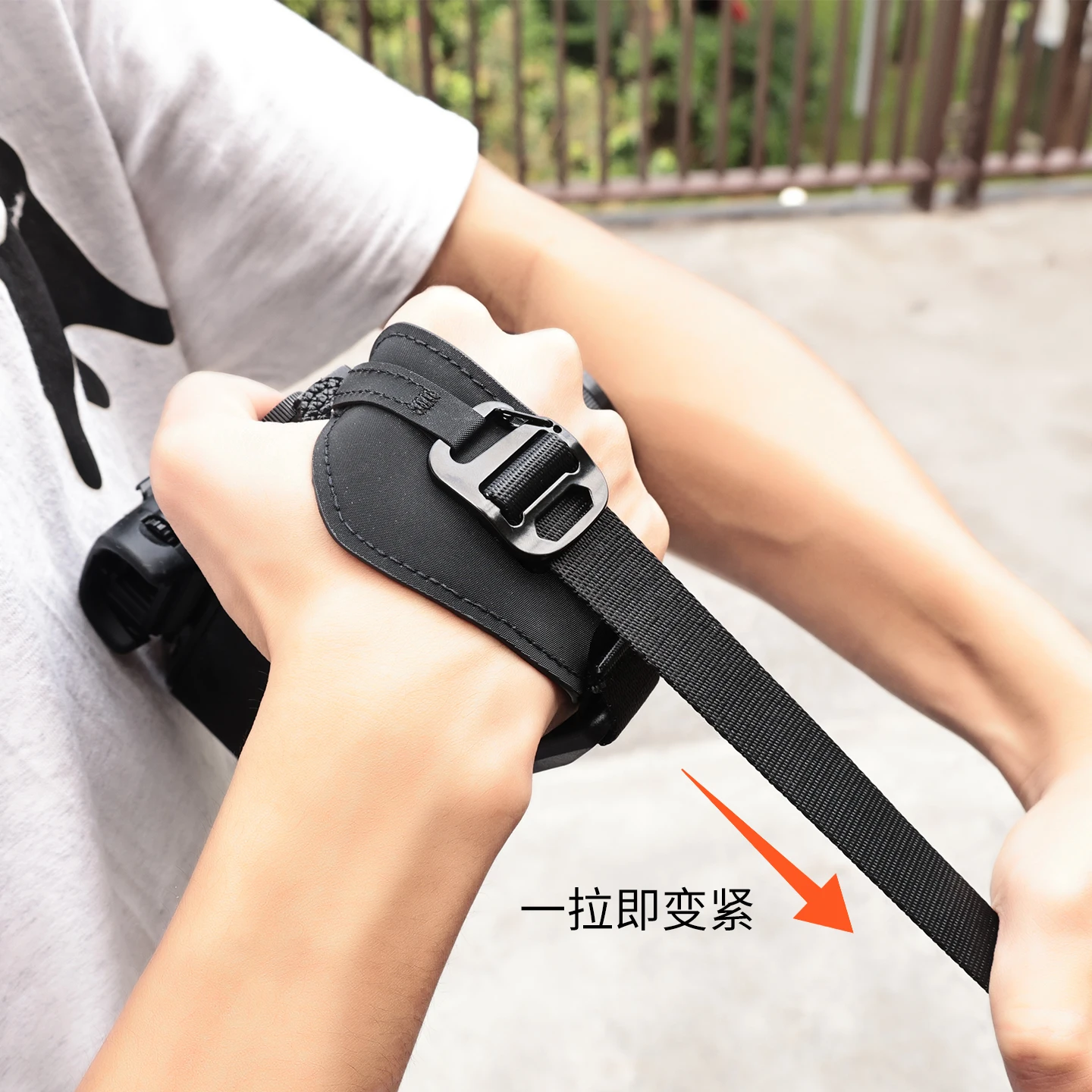 Poignée dragonne pour appareil - Camera Strap Leather avis et prix